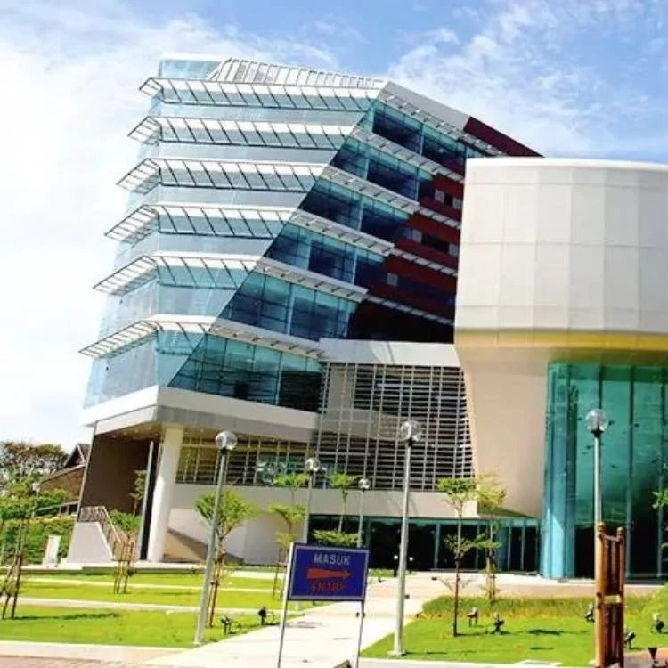 INNOVATIVE INTERNATIONAL COLLEGE MALAYSIA